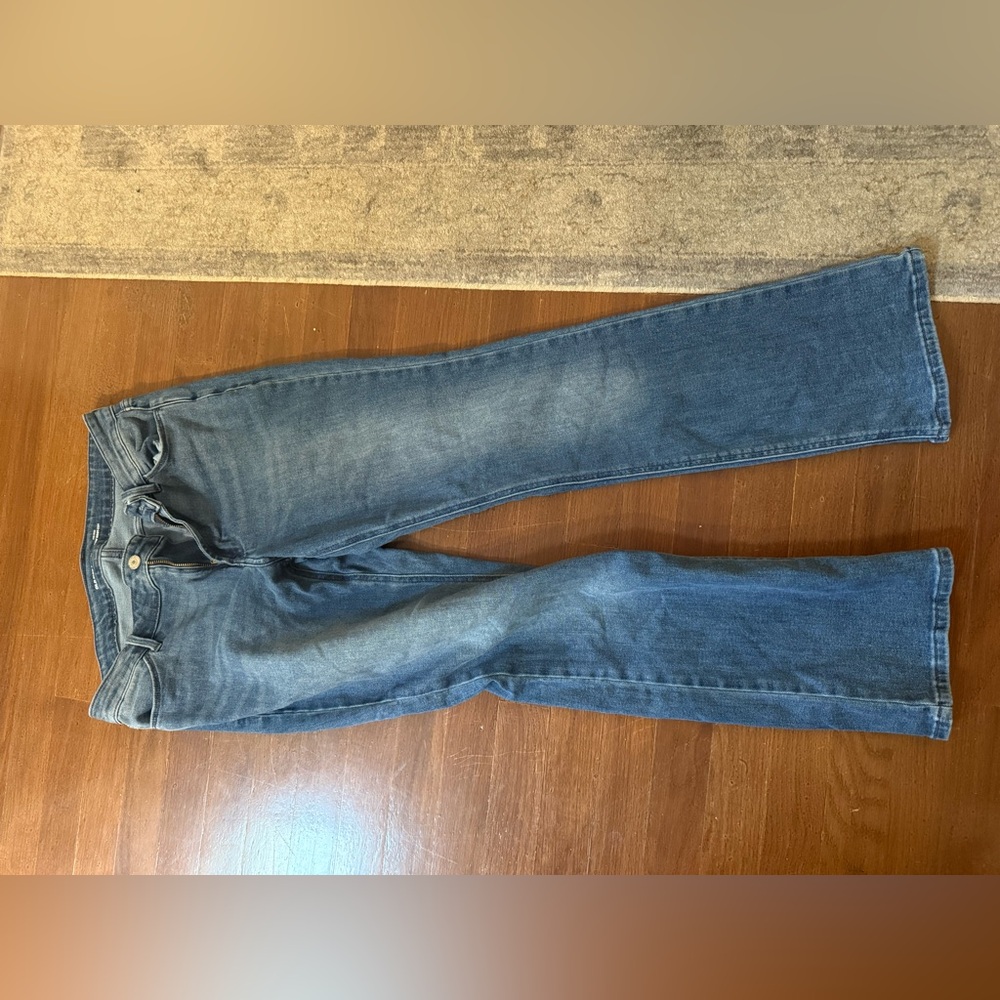 Old Navy Women's Straight Leg Jeans in Dark Blue